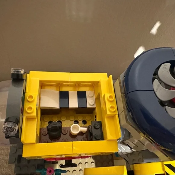 LEGO City Ocean Exploration Submarine - Yellow - Picture 4 of 4